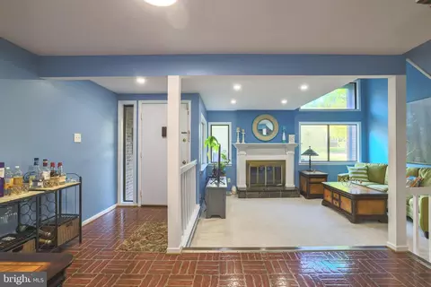Entry Way - 7838 Marconi Ct, Springfield, VA 22153 photo 4 of 8