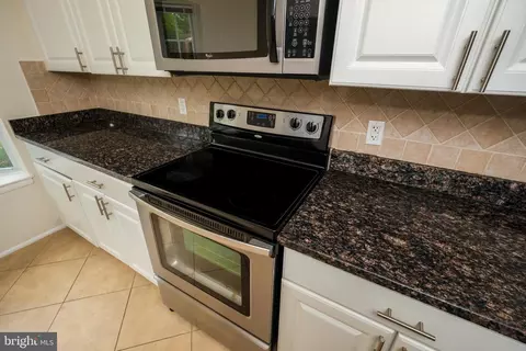 Kitchen - 6464 Ohara Ct, Springfield, VA 22152 photo 4 of 5