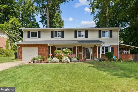 8612 Kenilworth Dr, Springfield, VA 22151