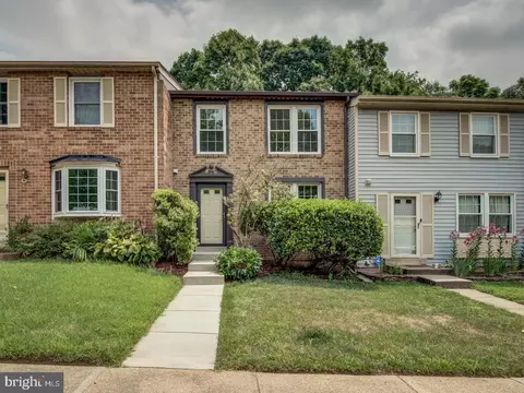 5835 Rock Forest Ct, Centreville, VA 20121