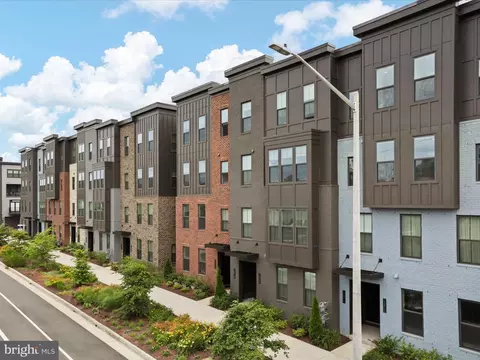 12914 Sunrise Ridge Aly #62, Herndon, VA 20171