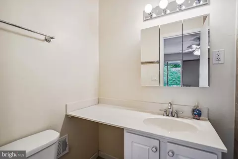 Bath - 1767 Wainwright Dr, Reston, VA 20190 photo 2 of 3