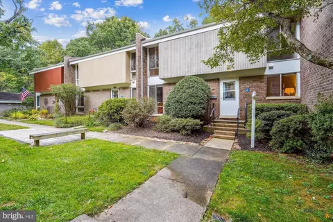 1767 Wainwright Dr, Reston, VA 20190