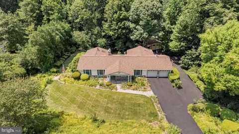 5112 Forsgate Pl, Fairfax, VA 22030