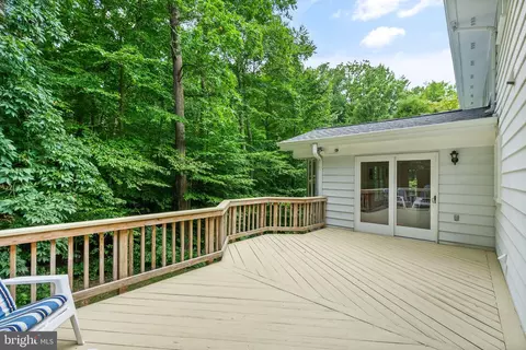 Exterior - 6501 Anna Maria Ct, Mclean, VA 22101 photo 5 of 8