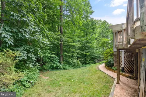 Exterior - 6501 Anna Maria Ct, Mclean, VA 22101 photo 8 of 8