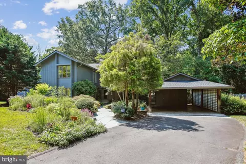 3319 Mantua Dr, Fairfax, VA 22031