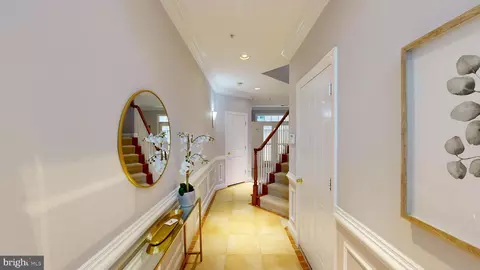 1333 Lessard Ln, Mclean, VA 22101 photo 2