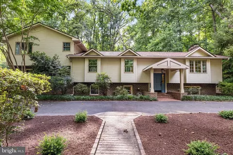2912 Glenvale Dr, Fairfax, VA 22031