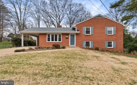 Exterior - 6603 Harwood Pl, Springfield, VA 22152 photo 2 of 5