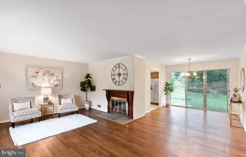Living - 6603 Harwood Pl, Springfield, VA 22152 photo 1 of 3