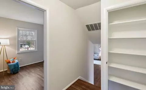 Entry Way - 6603 Harwood Pl, Springfield, VA 22152 photo 3 of 5