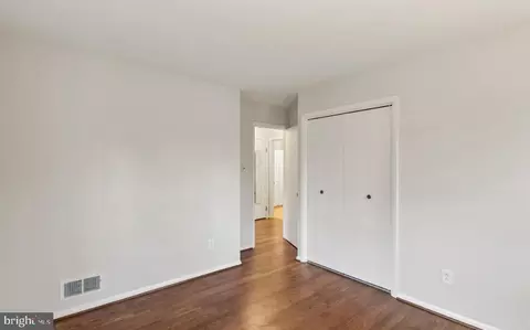Entry Way - 6603 Harwood Pl, Springfield, VA 22152 photo 4 of 5