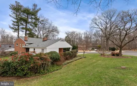 Exterior - 6603 Harwood Pl, Springfield, VA 22152 photo 4 of 5