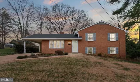 6603 Harwood Pl, Springfield, VA 22152