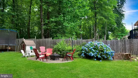 Exterior - 8479 Summer Breeze Ln, Springfield, VA 22153 photo 2 of 2