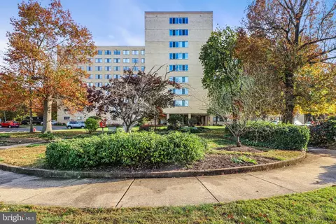6631 Wakefield Dr #718, Alexandria, VA 22307