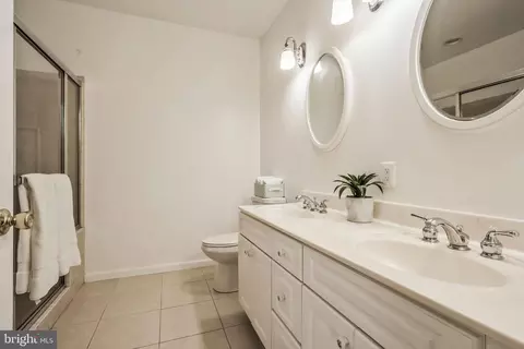 Bath - 7721 White Willow Ct, Springfield, VA 22153 photo 3 of 3