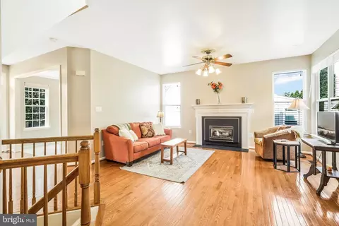 Living - 7721 White Willow Ct, Springfield, VA 22153 photo 3 of 7