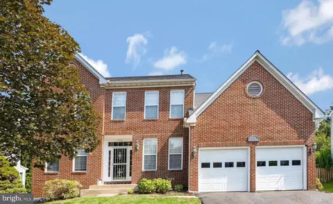 Exterior - 7721 White Willow Ct, Springfield, VA 22153 photo 2 of 7