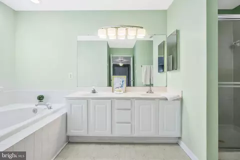 Entry Way - 7721 White Willow Ct, Springfield, VA 22153 photo 4 of 6
