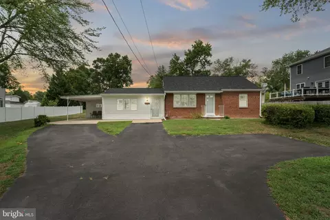 4700 Pole Rd, Alexandria, VA 22309