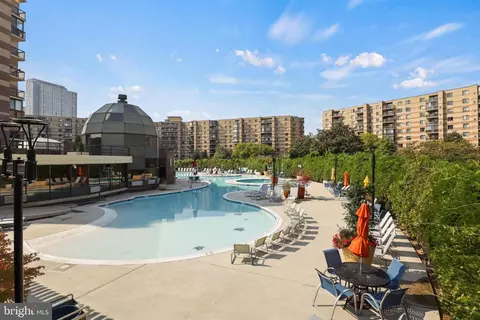8370 Greensboro Dr #1020, Mclean, VA 22102