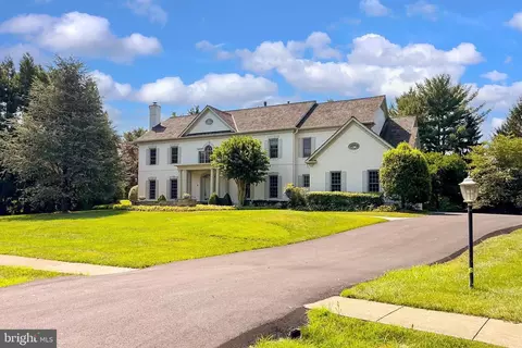 10703 Falls Pointe Dr, Great Falls, VA 22066