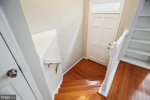 13125 Plotner Farm Rd, Herndon, VA 20171 photo 2