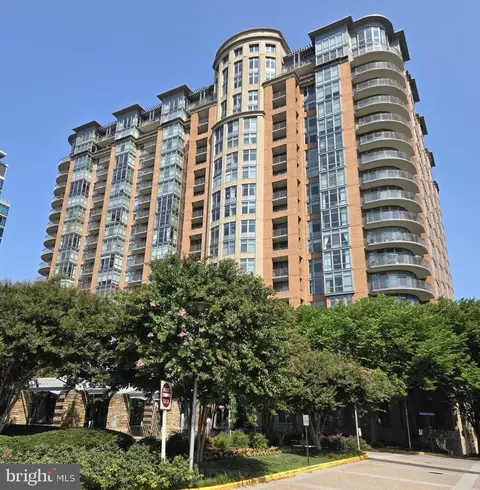 8220 Crestwood Hts #808, Mclean, VA 22102