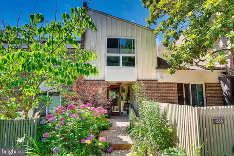 11558 Links Dr, Reston, VA 20190