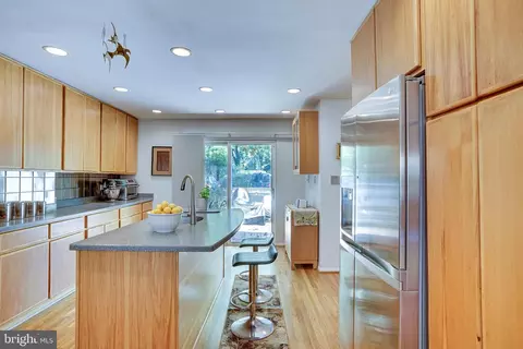 11558 Links Dr, Reston, VA 20190 photo 15