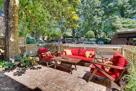 11558 Links Dr, Reston, VA 20190 photo 4