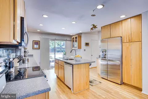 11558 Links Dr, Reston, VA 20190 photo 14