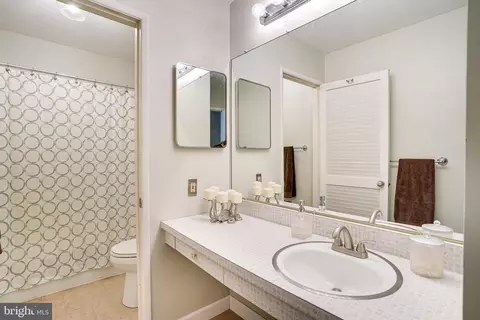 11558 Links Dr, Reston, VA 20190 photo 23
