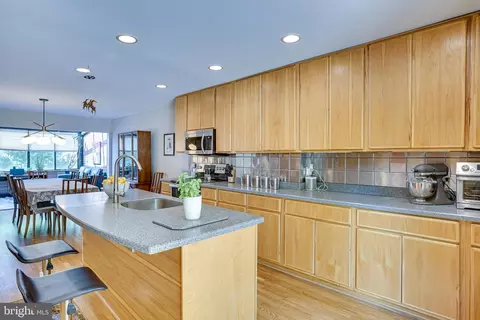 11558 Links Dr, Reston, VA 20190 photo 11