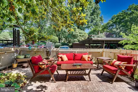 11558 Links Dr, Reston, VA 20190 photo 5