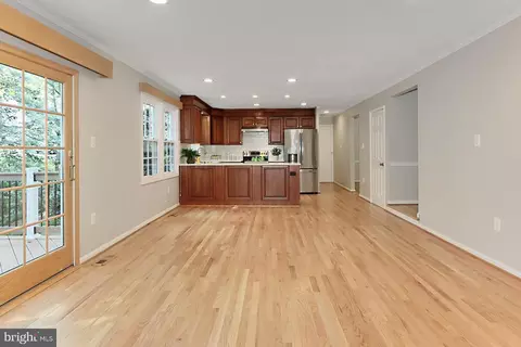 Living - 11307 Taffrail Ct, Reston, VA 20191 photo 7 of 10