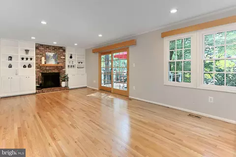 Living - 11307 Taffrail Ct, Reston, VA 20191 photo 3 of 10