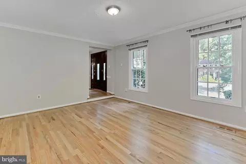 Living - 11307 Taffrail Ct, Reston, VA 20191 photo 10 of 10