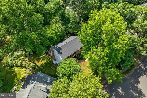 View/Area - 11307 Taffrail Ct, Reston, VA 20191 photo 3 of 10