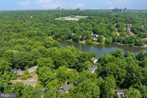 View/Area - 11307 Taffrail Ct, Reston, VA 20191 photo 7 of 10