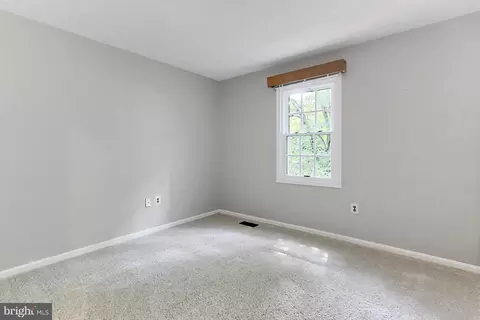 Bedroom - 11307 Taffrail Ct, Reston, VA 20191 photo 5 of 6