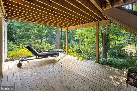 Exterior - 11307 Taffrail Ct, Reston, VA 20191 photo 9 of 18