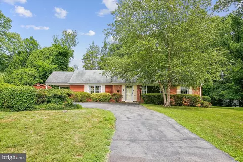 5112 Remington Dr, Alexandria, VA 22309