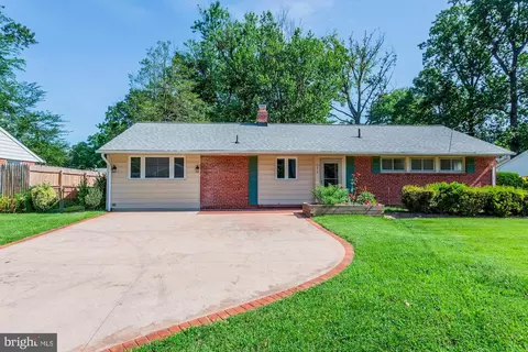 7414 Gresham St, Springfield, VA 22151