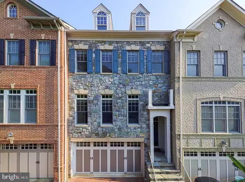 6741 Darrells Grant Pl, Falls Church, VA 22043