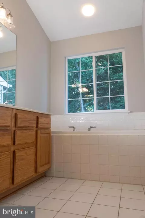 8437 Carmela Cir, Springfield, VA 22153 photo 20
