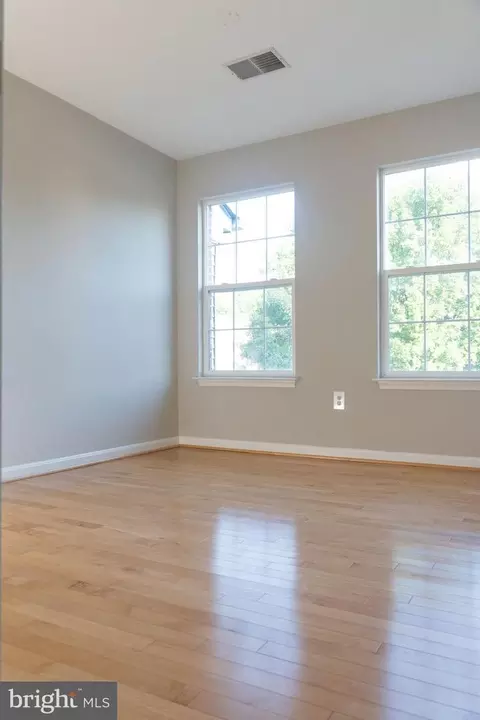 8437 Carmela Cir, Springfield, VA 22153 photo 28