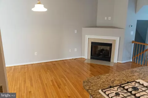 8437 Carmela Cir, Springfield, VA 22153 photo 15